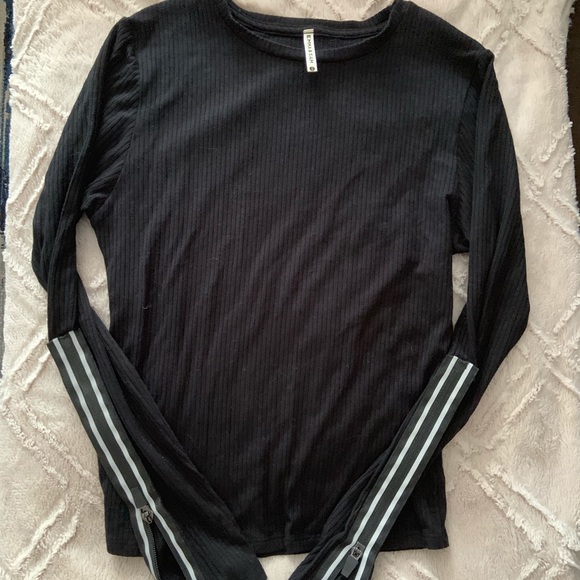 LF Zipper Top - Picture 4 of 5